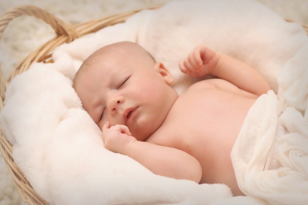 bébé reborn nouveau-né