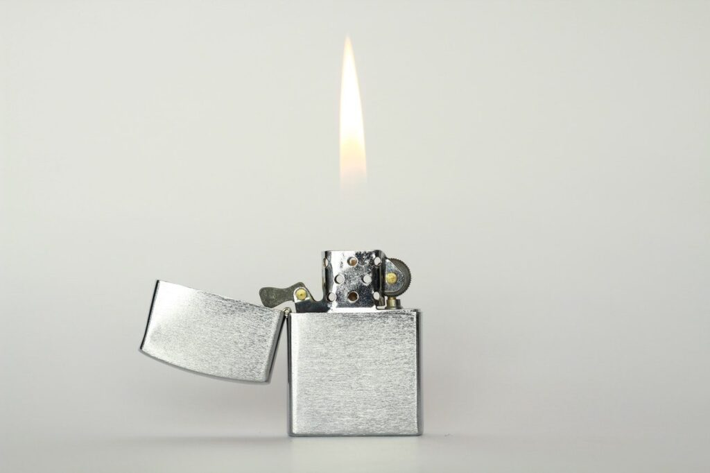 un briquet tempete