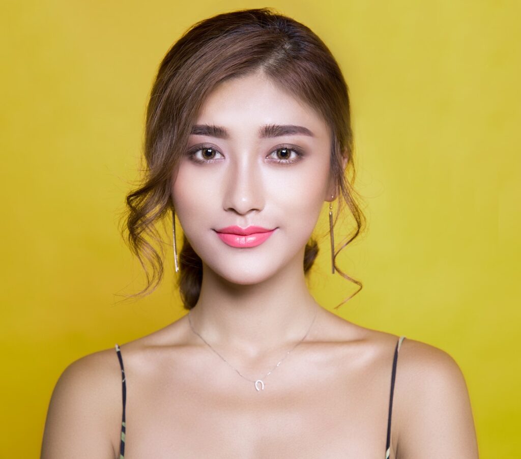 La peau d'une jeune femme sans imperfections