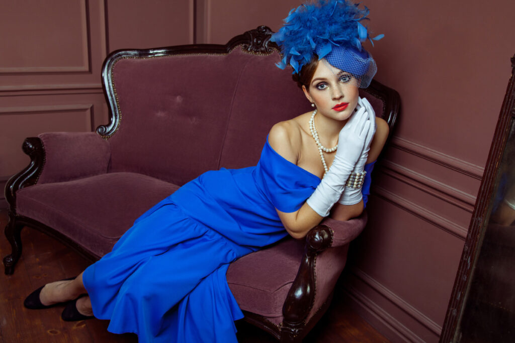 une femme dans sa robe Charleston
